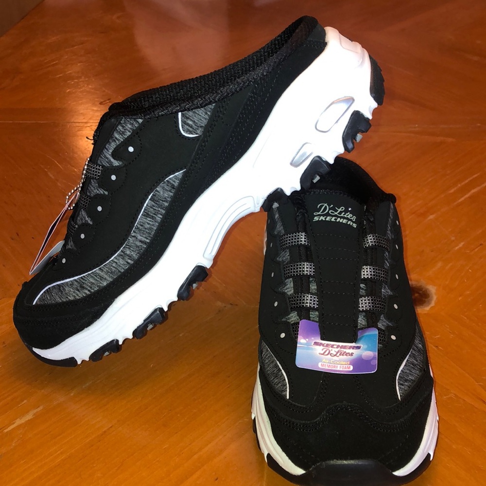 Sketchers D-lights women’s shoe size 11